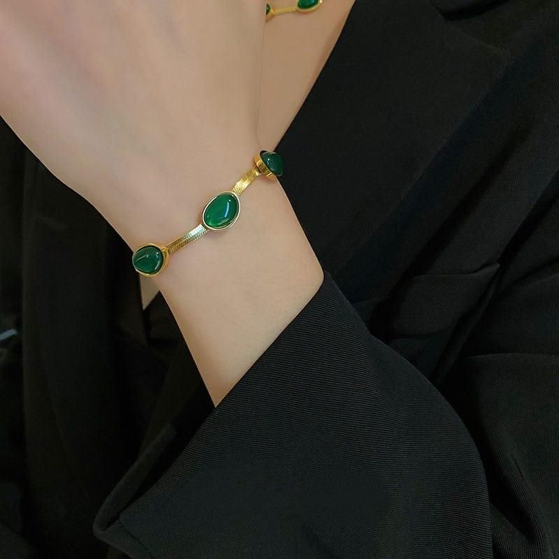 Emerald Radiance Jewelry Set