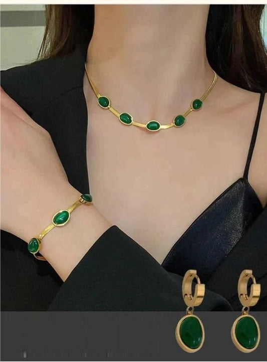 Emerald Radiance Jewelry Set